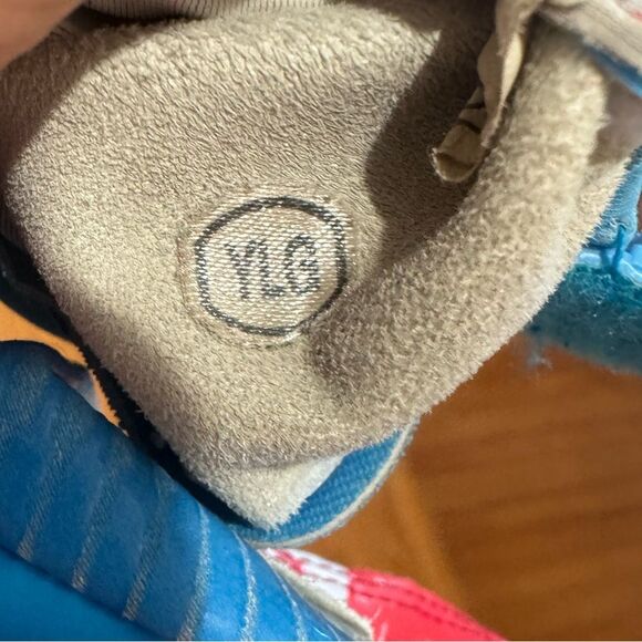 Battle Sports Gradient Doom Receiver Football Gloves Youth Medium - Picture 5 of 5